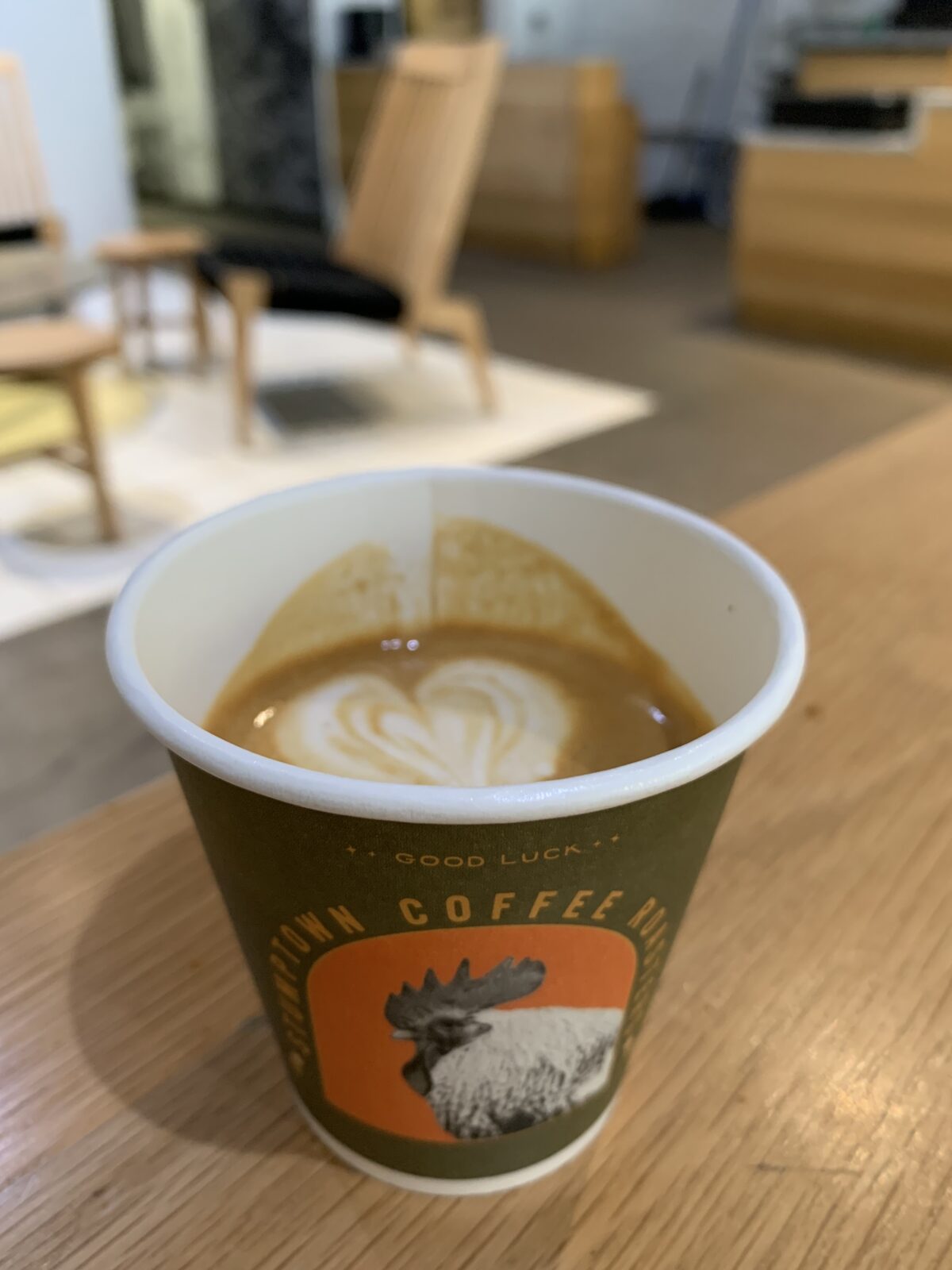 ポートランド発祥のスタンプタウンコーヒーでコルタードを注文